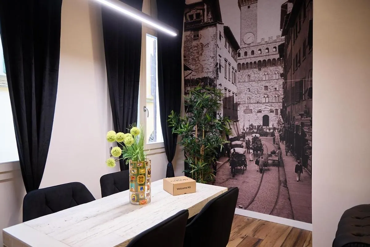 Santa Croce Stylish Apartment Florencja 0*,